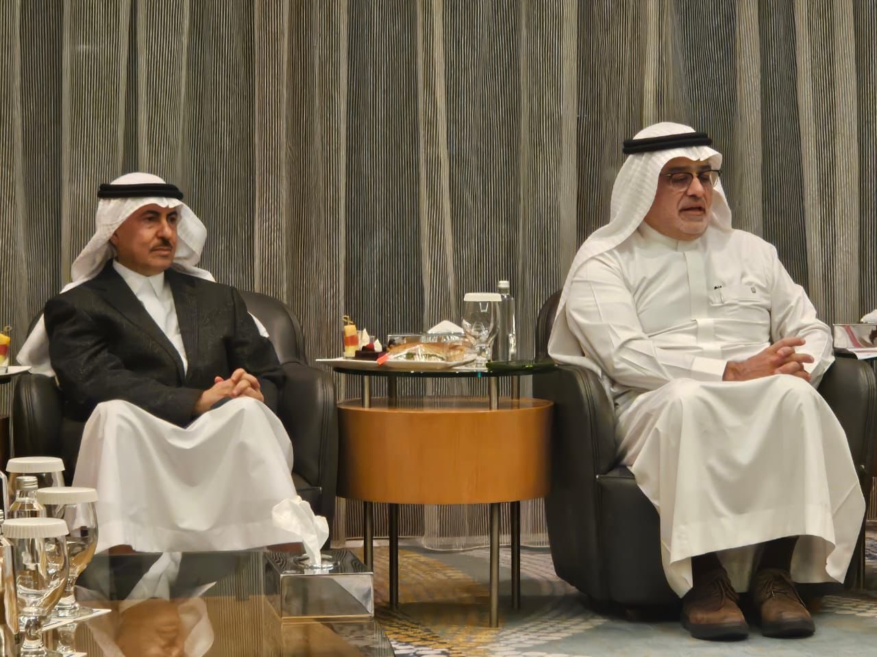 الرئيس التنفيذي للمركز الوطني لتنمية الحياة الفطرية في ديوانية رأي بمدينة جدة