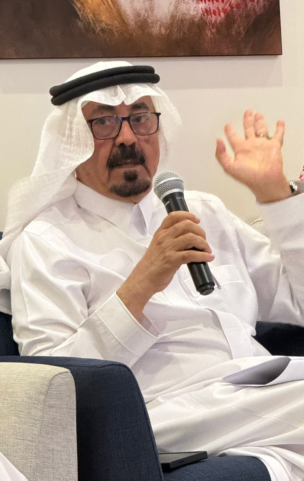 د.عبدالرحمن الهزاع يناقش في ديوانية «رأي» إدارة الإعلام في الأزمات